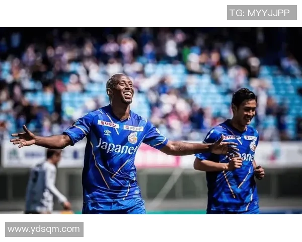 山神山形与长崎航海的激烈对决展现足球魅力与团队精神