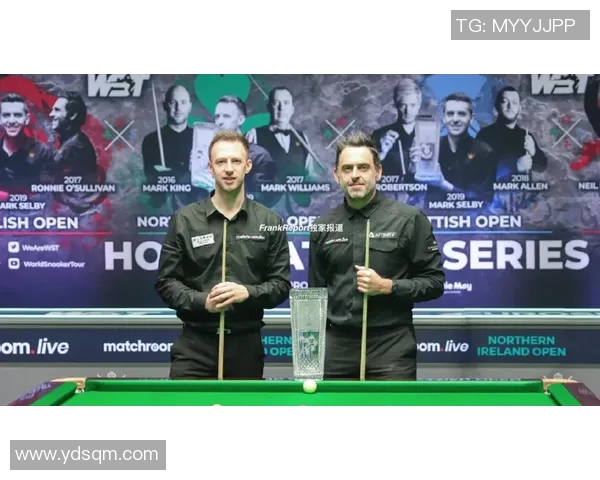 普马斯与华雷斯激战正酣谁能在这场较量中笑到最后