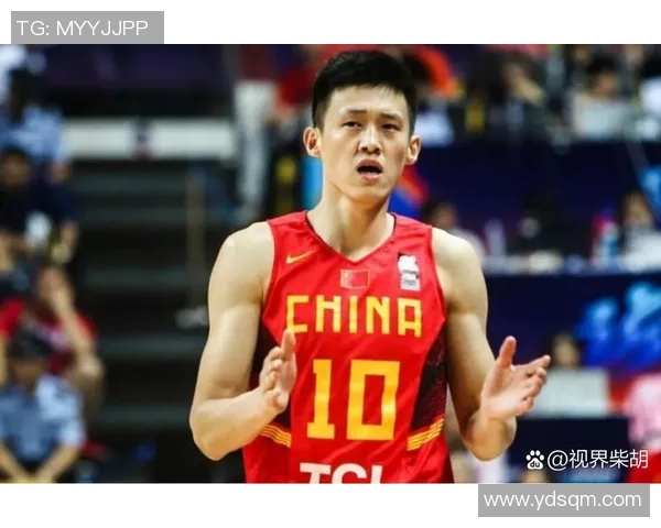 周鹏：从篮球场上的传奇到生活中的榜样，展现拼搏精神与团队合作的力量